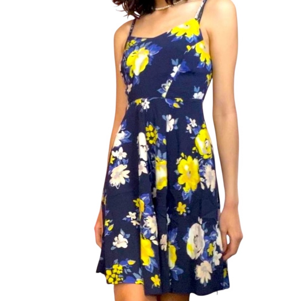 *Host pick* OLD NAVY Floral Fit-n-Flare Dress - Medium  💚SALE 3/$25